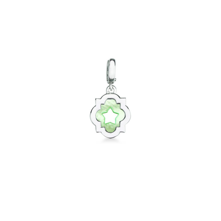Charm scudo simbolo stella in argento e madreperla verde